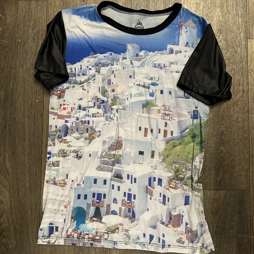 Graphic t shirt